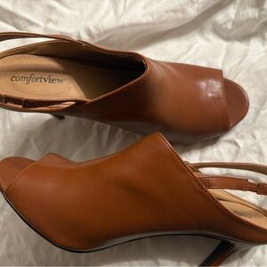 Comfortview Women's Tan Peep Toe Heels